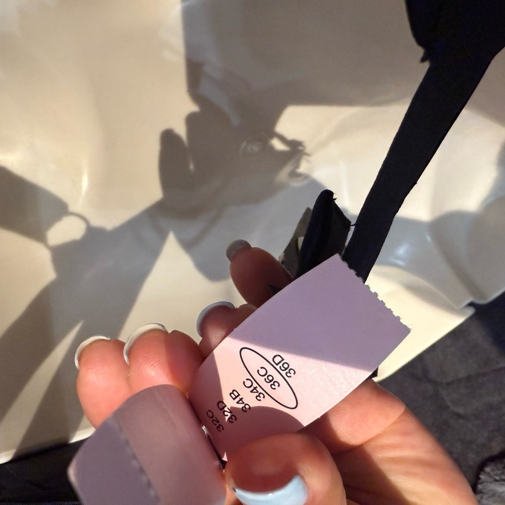 NWT Victoria’s Secret Very Sexy Strappy bra 36C - Picture 5 of 5